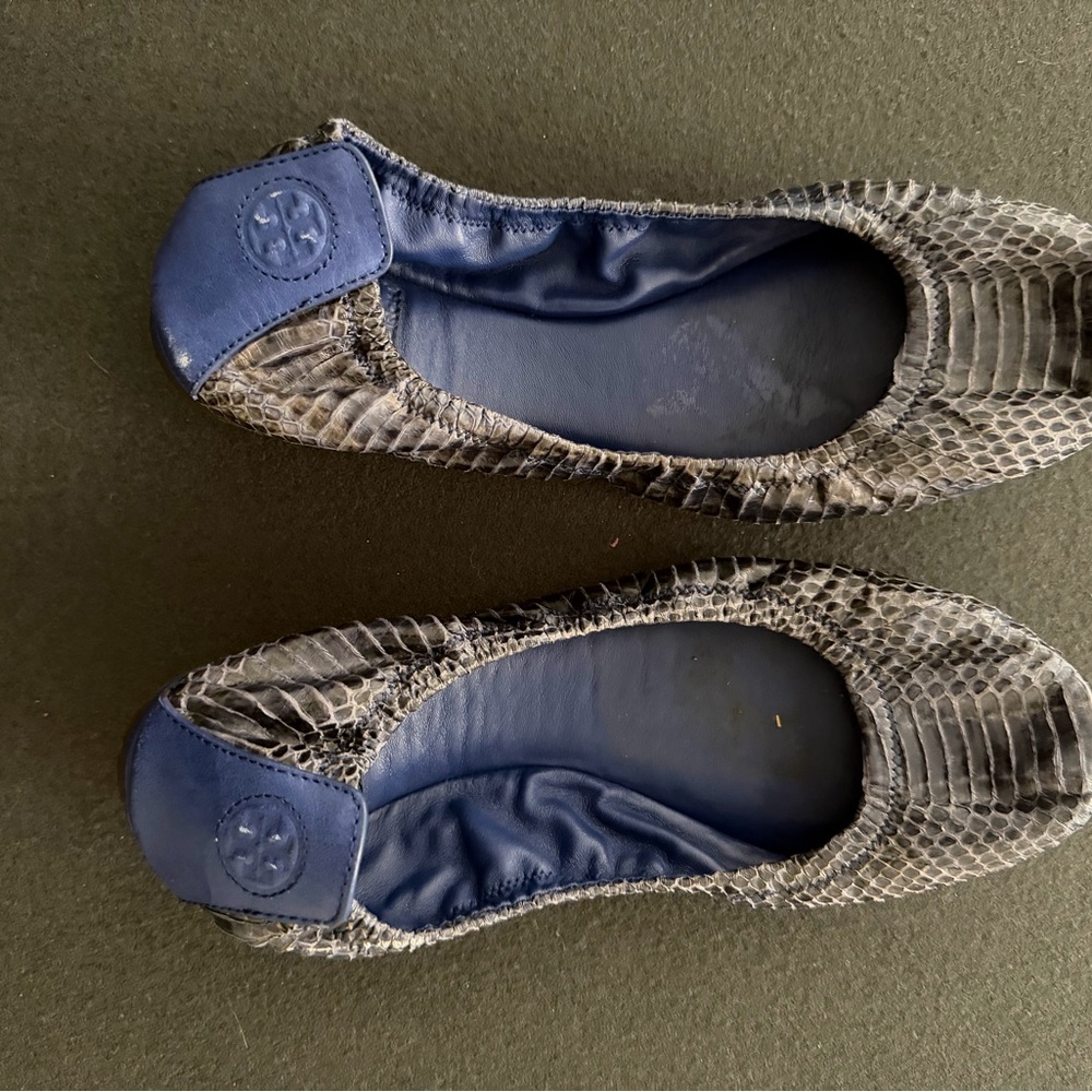 Tory Burch Snakeskin Patterned Flats in Blue and Gray